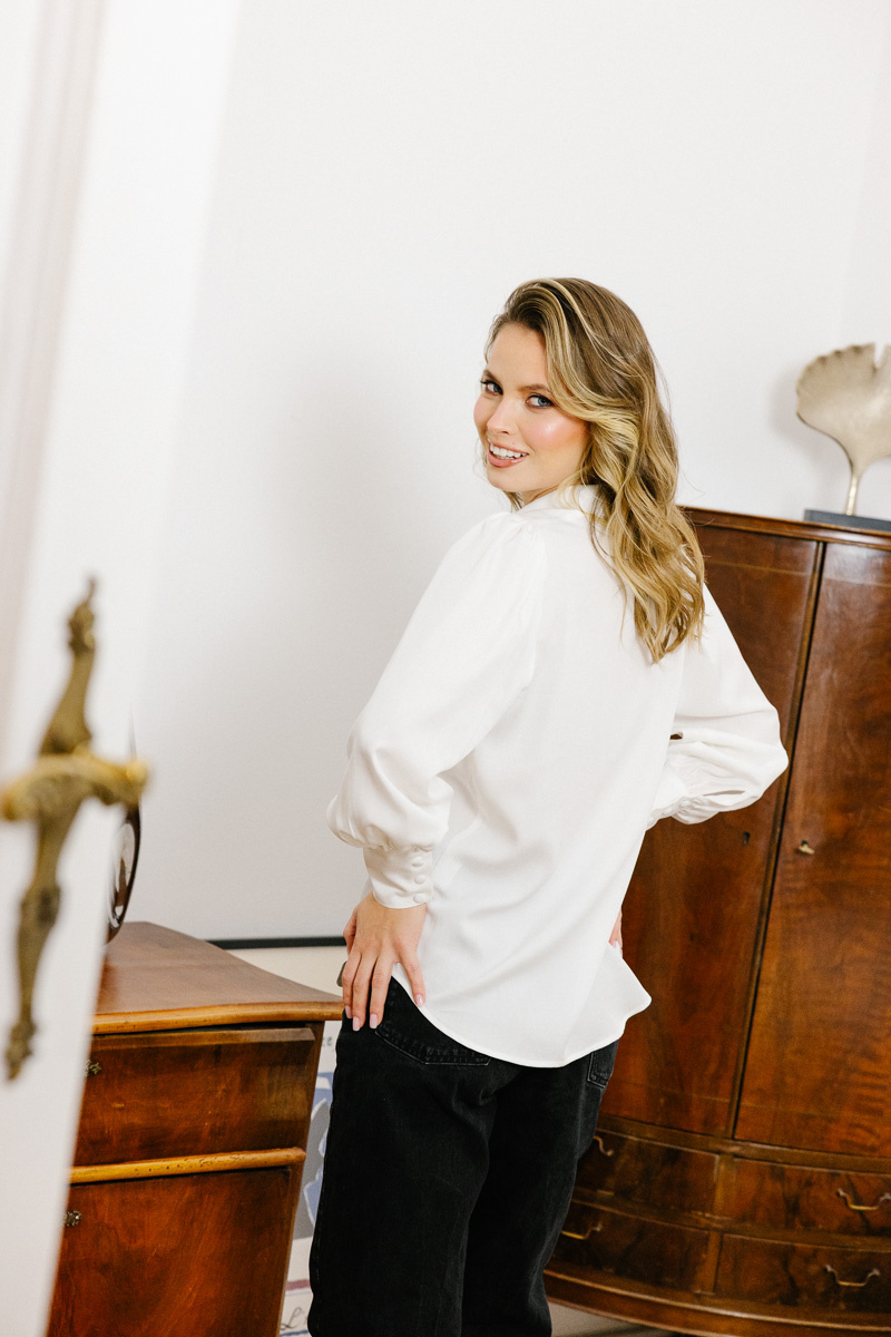 Biała damska koszula CAMELIA