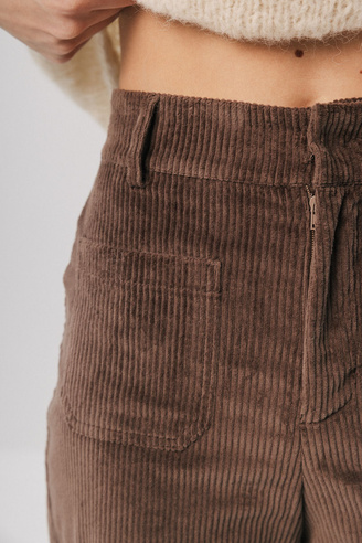 Sztruksowe spodnie Flare mocca